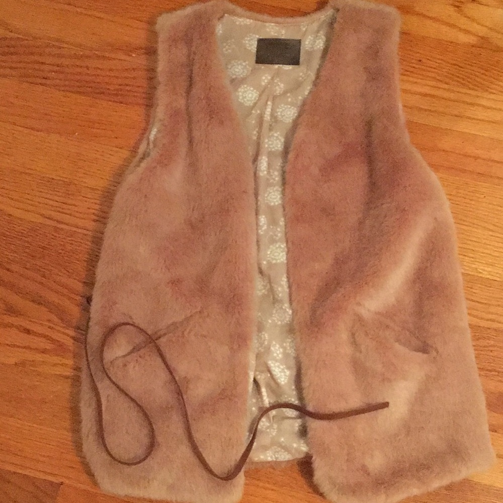 Pink Fur Vest wit belt